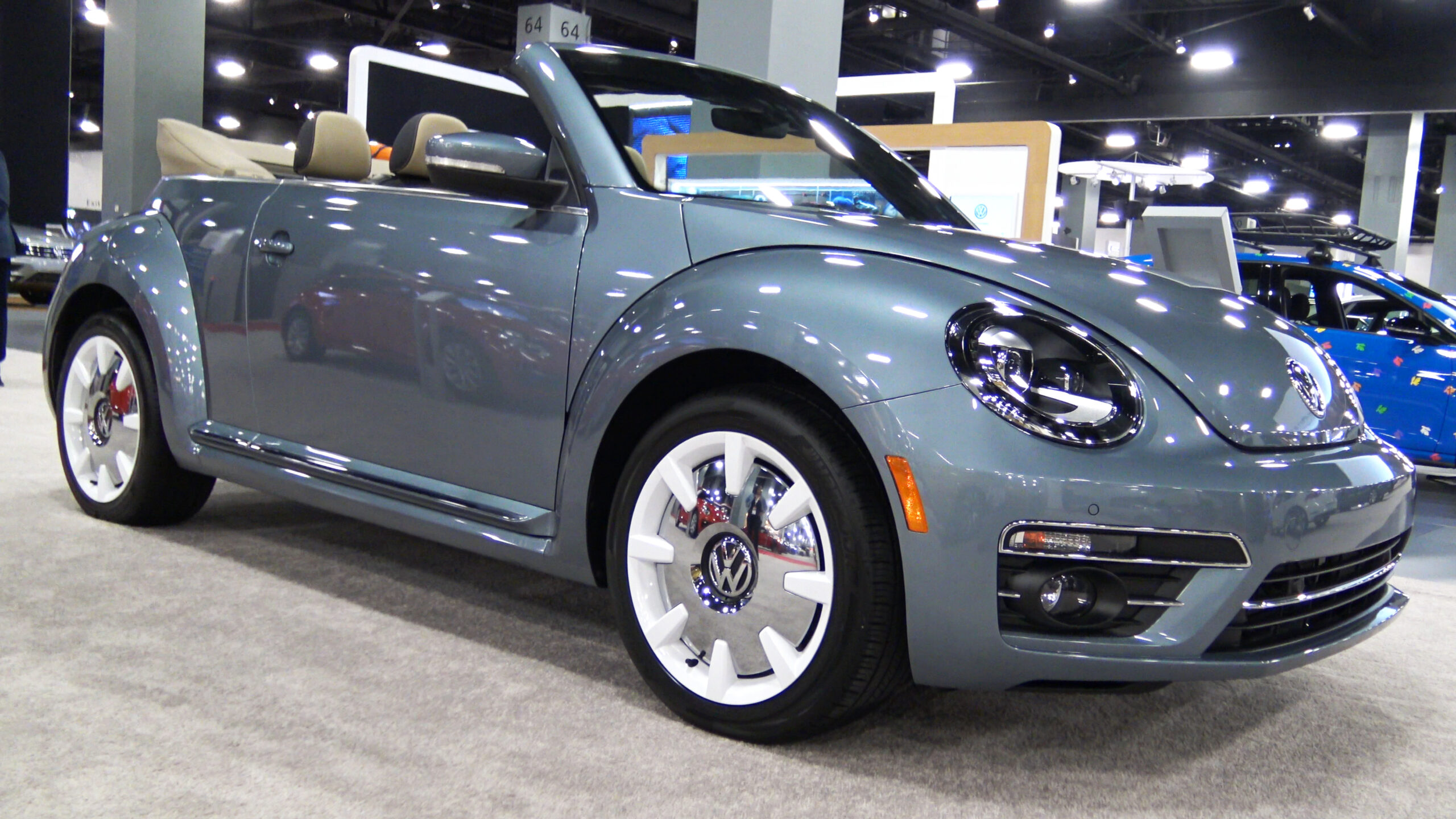 2019 Volkswagen Beetle Convertible Final Edition in Blue