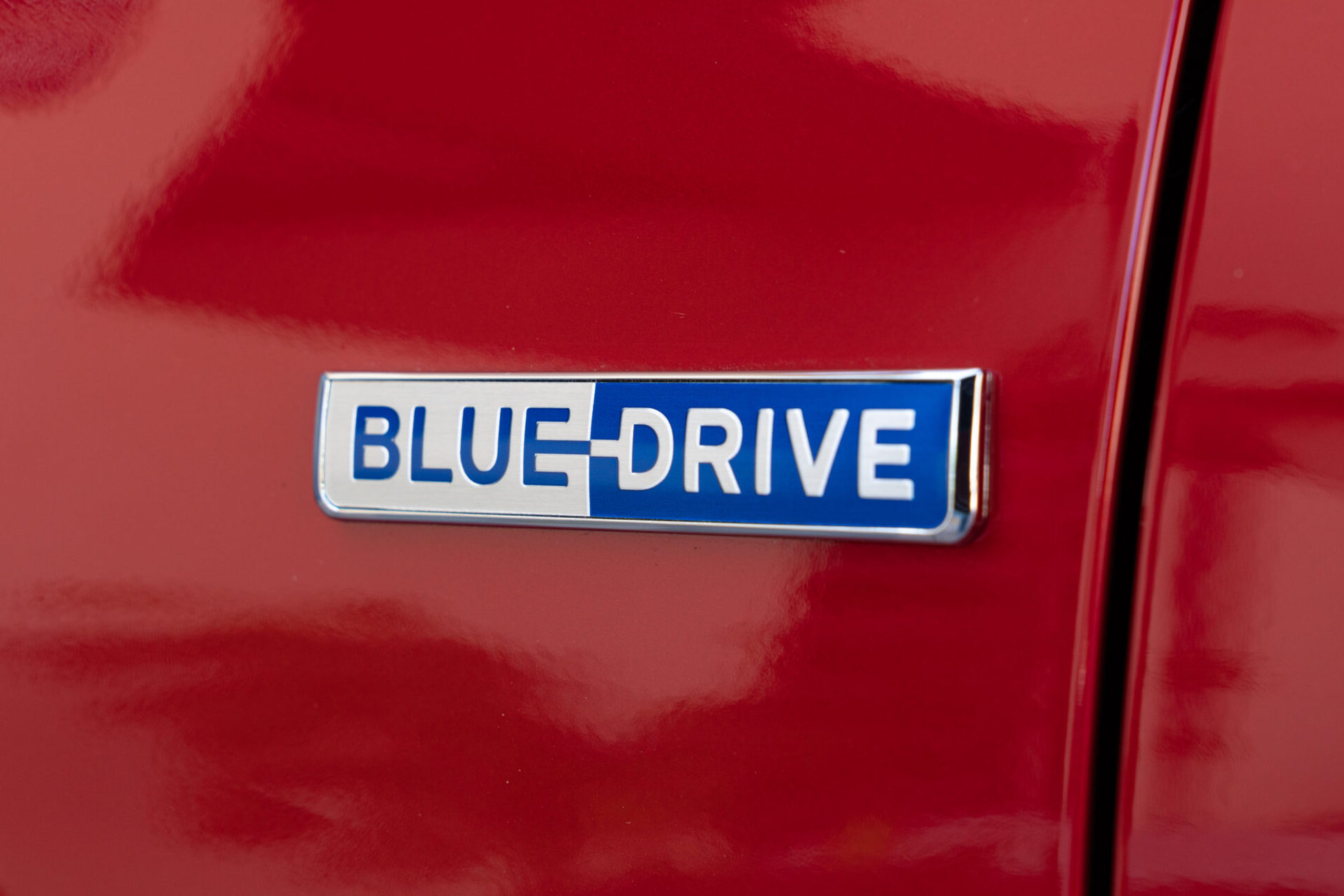 Hyundai Blue Drive logo (red paint) - 2020 Hyundai Ioniq Hybrid

BEST Road-Trip Cars of 2020